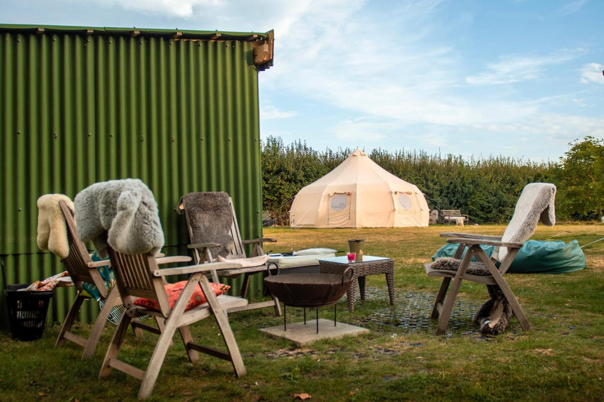 The Follies Glamping Hotel เมดสโตน ภายนอก รูปภาพ