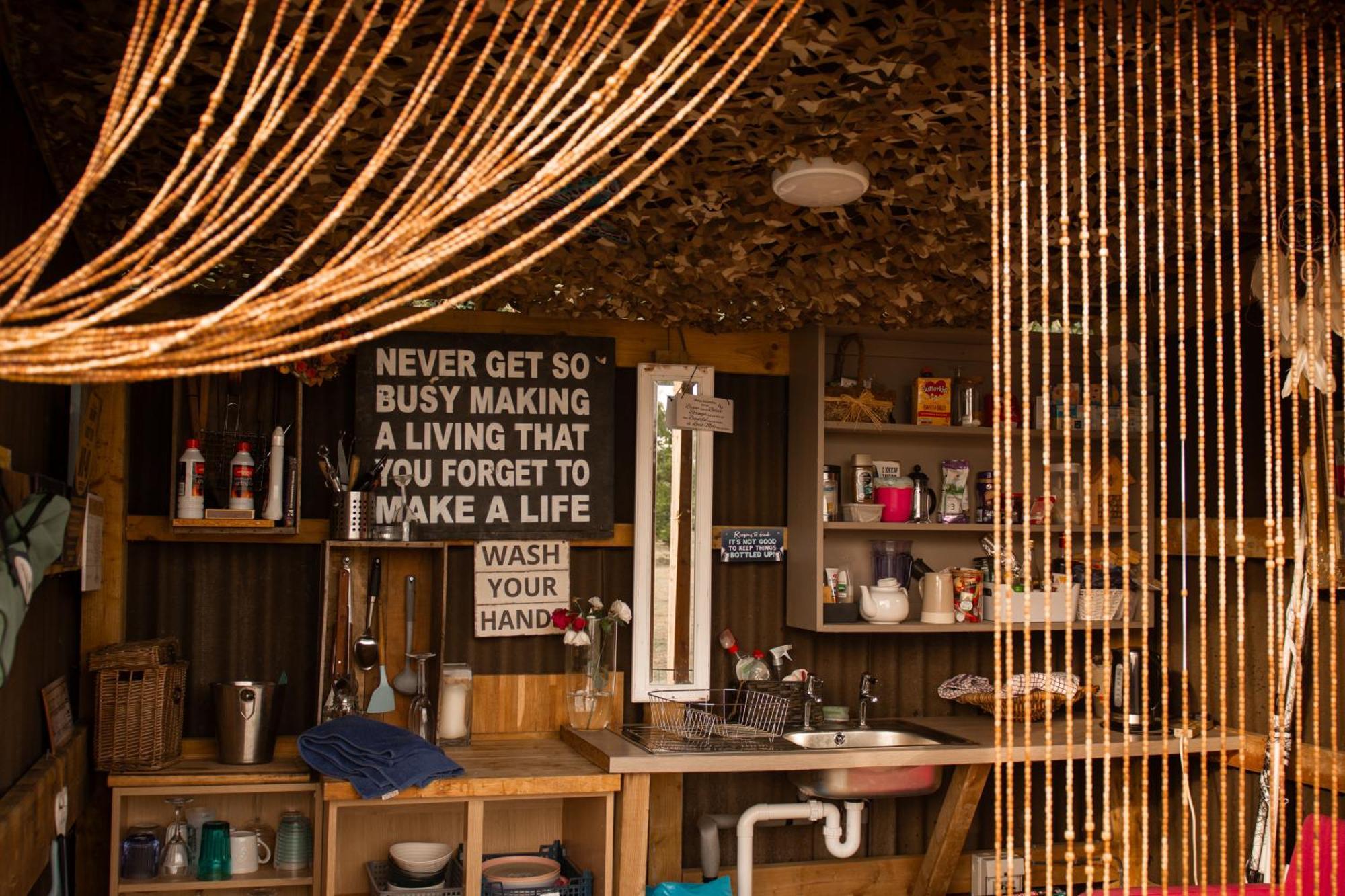 The Follies Glamping Hotel เมดสโตน ภายนอก รูปภาพ