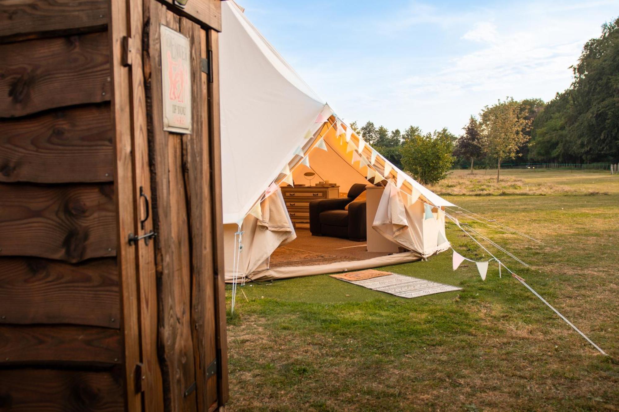 The Follies Glamping Hotel เมดสโตน ภายนอก รูปภาพ