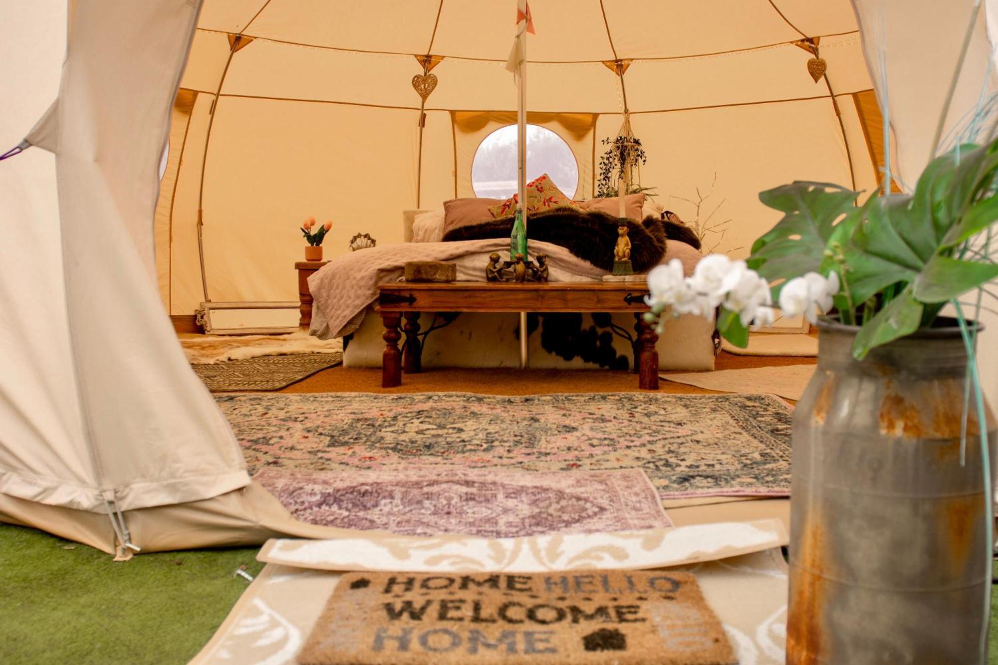 The Follies Glamping Hotel เมดสโตน ภายนอก รูปภาพ