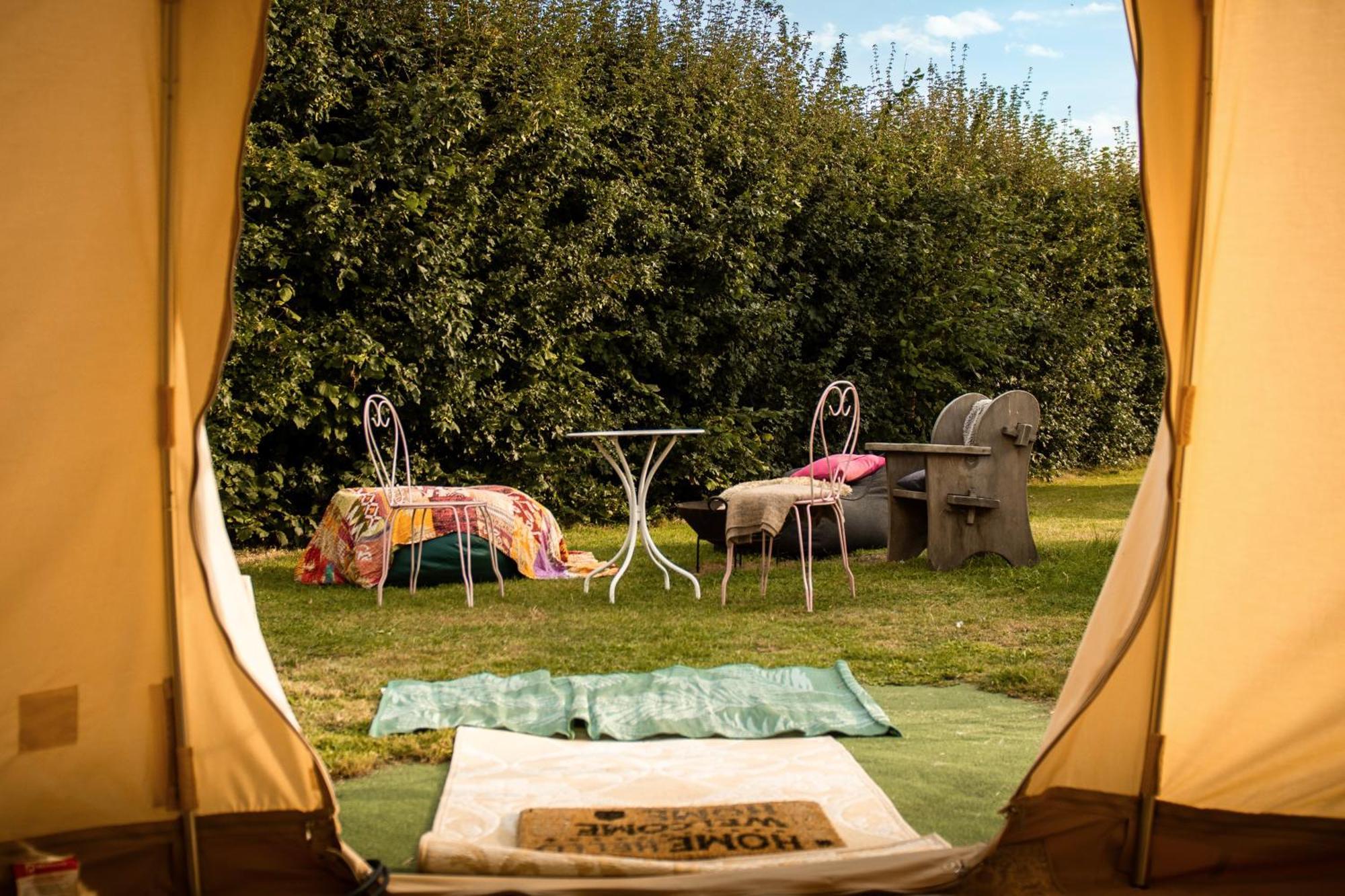 The Follies Glamping Hotel เมดสโตน ภายนอก รูปภาพ