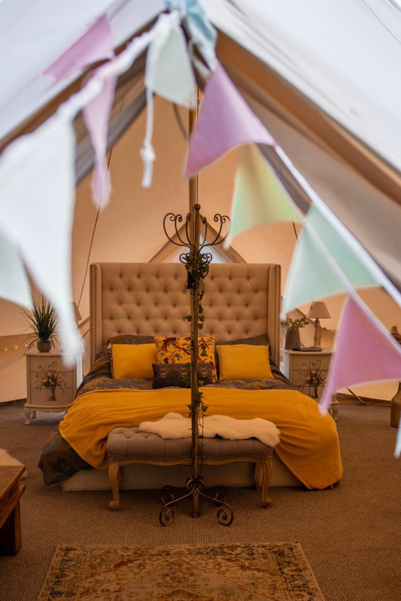 The Follies Glamping Hotel เมดสโตน ภายนอก รูปภาพ