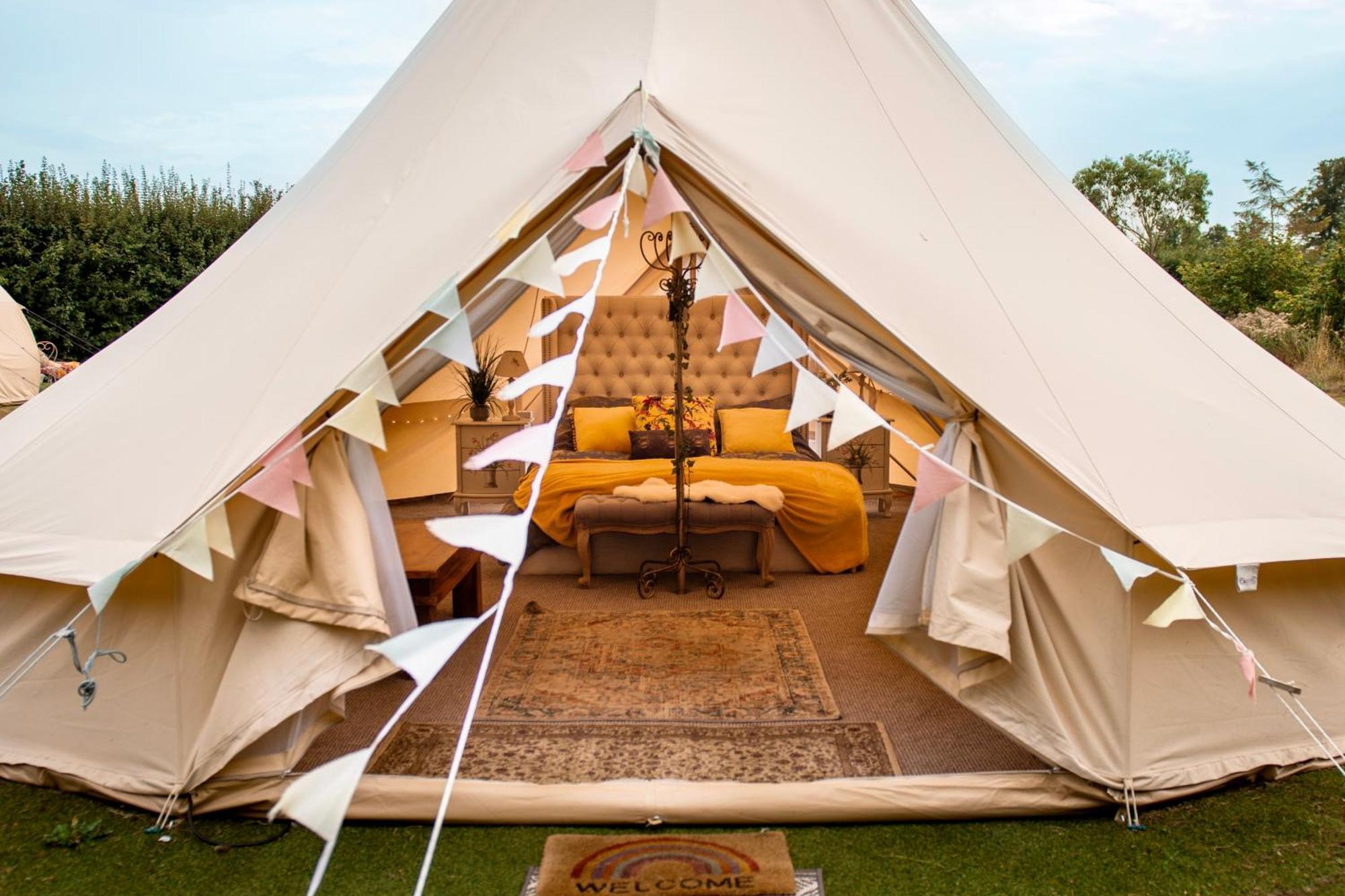 The Follies Glamping Hotel เมดสโตน ภายนอก รูปภาพ